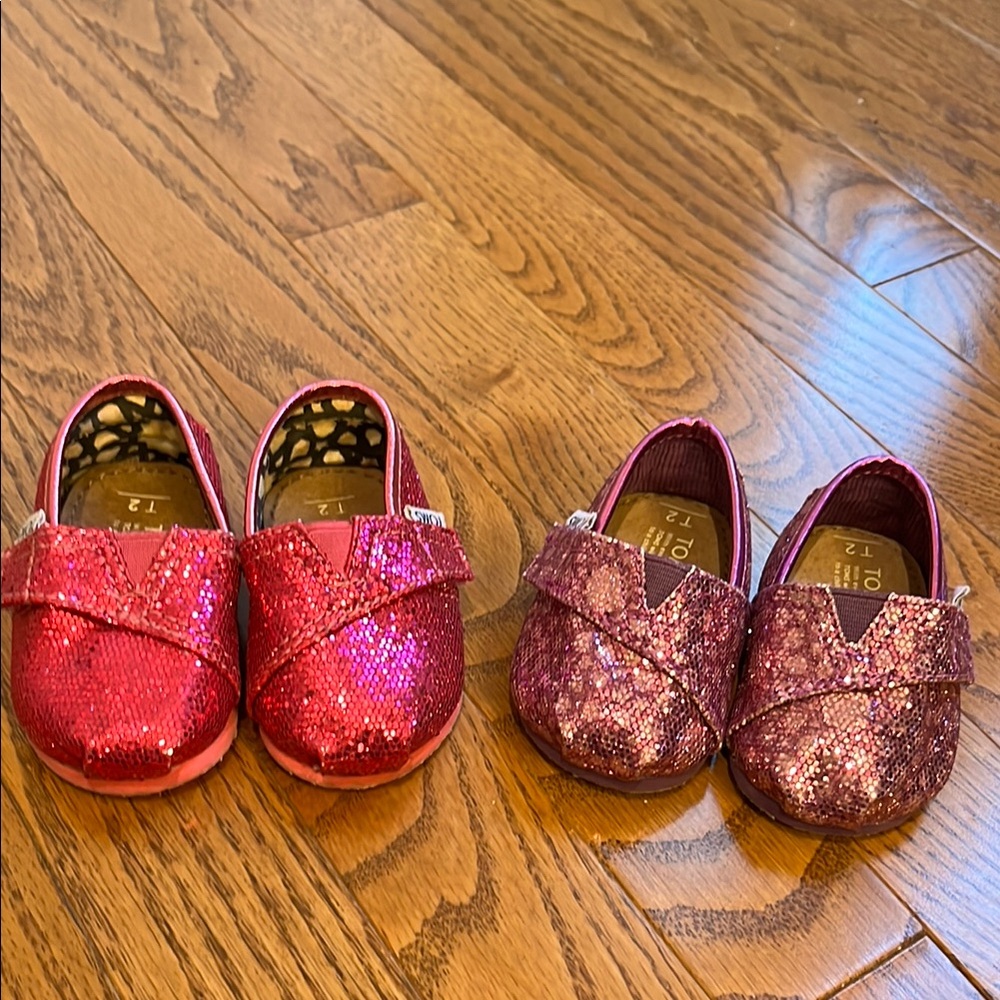 TINY TOMS SPARKLY SHOES PINK AND PURPLE SIZE T2